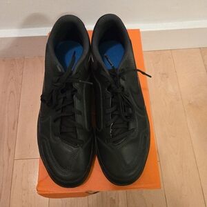Nike Tiempo Legend 9 Club Indoor Soccer Shoe - Mens Size 10